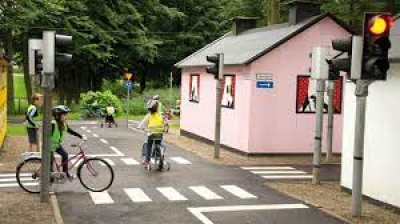 Barntrafikskolan: educazione stradale per bambini. Il nuovo articolo dalla nostra inviata!